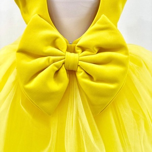 Vestidos de Niña de Alta Calidad, Nuevo Diseño, al por Mayor, Personalizados, Modernos, Amarillos, para Fiestas de Cumpleaños, con Espalda Descubierta - Product Image 4