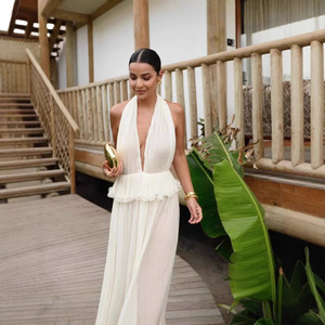 <span class=keywords><strong>Vestido</strong></span> largo de estilo de vacaciones con falda de gasa plisada elegante y Sexy con <span class=keywords><strong>espalda</strong></span> <span class=keywords><strong>descubierta</strong></span> transparente con escote Halter de verano europeo y americano - Product Image 1
