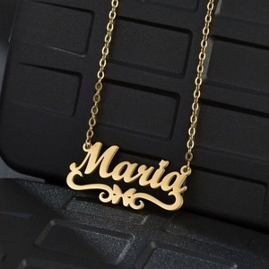 Collier personnalisé avec nom tendance 2025 pour femmes, en or 18 carats et acier inoxydable, chaîne à maillons tendance, cadeau d'anniversaire - Product Image 1