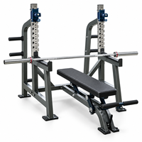 Machine de musculation professionnelle pour développé couché avec colonne de guidage en acier inoxydable et système de support d'haltères auto-nivelant