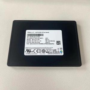 Disque SSD d'occasion HORNG SHING MZQL21T9HCJR-00B7C PM9A3 U.2 1.92T <span class=keywords><strong>B7C</strong></span> SATA 6 Gbps - Product Image 1