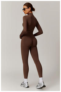 Ensemble 4 pièces de vêtements de yoga pour femmes avec logo personnalisé : soutien-gorge dos nu, veste zippée, short cycliste, tenue de sport formelle respirante et à séchage rapide - Product Image 2