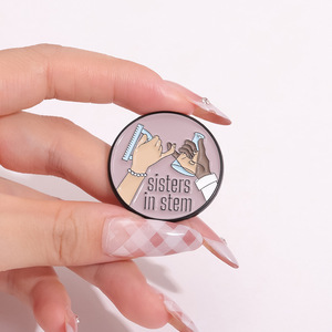 Broches en émail souple pour femmes en STEM, Lab Wars, Crazy Lab Lady, Sisters in STEM, pour les scientifiques et les passionnés - Product Image 4