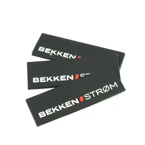 Thân Thiện Với Môi Trường MOQ Thấp Hàng May Mặc Thương Hiệu Thời Trang Mũ Túi Silicon Dập Nổi Phù Hiệu May Trên Các Bản Vá Lỗi Tùy Chỉnh 3D Mềm PVC Nhãn - Product Image 1