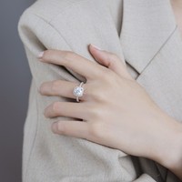 Bague de fiançailles de haute qualité de la marque Camikala en argent 925 avec halo de moissanite taille princesse et sertissage carré incrusté de diamants