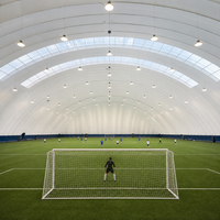 Membrane architecturale tendue pour dôme sportif, matériau de toiture en tissu enduit de PVC pour arène de football à grande portée