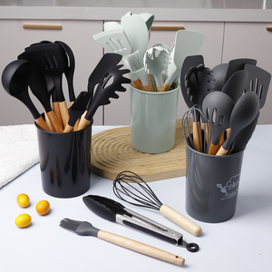 <span class=keywords><strong>12</strong></span> cái Silicone đồ dùng nhà bếp không dính công cụ nhà bếp thiết lập BPA free Silicone thìa thìa thiết lập với tay cầm bằng gỗ - Product Image 1