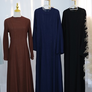 Elegante Abito Abaya Modesto per Donne Musulmane, Comodo e Lungo fino ai Piedi con Maniche Lunghe - Product Image 3