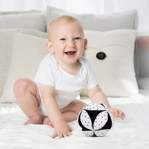 Boule en peluche pour enfants, coton biologique, noir blanc, personnalisé, doux, 1 pièce, jouets pour bébé, cadeau d'anniversaire - Product Image 2