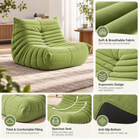 Canapé compressé respirant en faux daim vert matcha, sans accoudoirs, avec dossier matelassé à niveaux, garnissage généreux et assise spacieuse