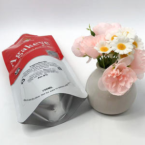 Bolsa de aluminio de 750 ml con logotipo personalizado, bolsa resellable y duradera con boquilla para alcohol, jugo y vino. - Product Image 1