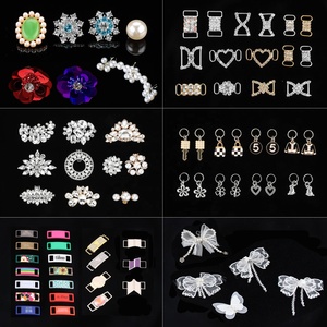 Hot Bán DIY Beading Giày Ren Khóa Phụ Kiện Có Thể Tháo Rời Peal Dây Giày Charms Hoa Ruy Băng Vật Liệu Nhựa Nút - Product Image 5