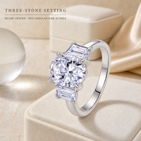 Bague en Moissanite Argentée, Coupe Ovale Centrale, Accents Rectangulaires, Sertissage à Trois Pierres, pour Fiançailles, Mariage, Cadeau pour Femme
