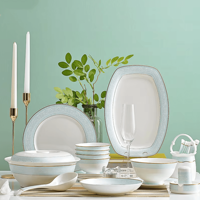 Service de vaisselle en porcelaine fine pour la maison, compatible micro-ondes, personnalisable, coffret cadeau, style européen simple, bols en porcelaine fine à motifs en relief dorés