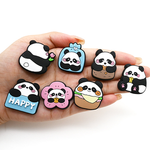 Venta al por mayor de abalorios de diseñador de lujo a granel, coloridos accesorios para zapatos de Panda, lindos clips para zapatos, zuecos, abalorios decorativos para zapatos a granel - Product Image 2