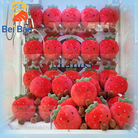 Peluche fraise de 8 pouces, motif dessin animé, douce, pour machine à griffes, prix de carnaval, vente en gros, nouveau design