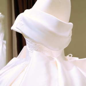<span class=keywords><strong>Robe</strong></span> <span class=keywords><strong>de</strong></span> <span class=keywords><strong>mariée</strong></span> en satin ivoire 2025, <span class=keywords><strong>robe</strong></span> <span class=keywords><strong>de</strong></span> bal élégante, traîne chapelle, longueur au sol, décolleté cœur, fleurs manuelles, dentelle perlée - Product Image 5