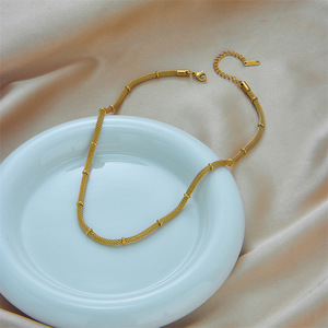 Geometric Mesh Chain Gold Necklace Daily Wear Minimalist Design - Product Image 4