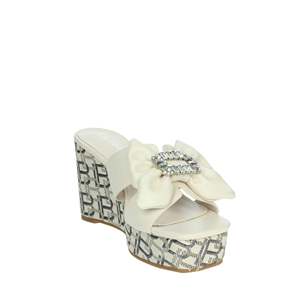 Sandales compensées Laura Biagiotti pour femme, crème, à plateforme et ornées de fleurs - Product Image 5