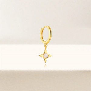 ต่างหูจี้รูปดาวสี่แฉกสีโอปอลเงินแท้ S925 สไตล์โกลด์อินส์ - Product Image 3
