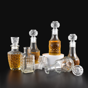Mini Decanter in Vetro da 100ml, Contenitore con Rilievo, Tappo in Sughero, Bottiglia Vuota Ricaricabile per Vino, Liquori, Conservazione Alcolici, Bomboniera - Product Image 5