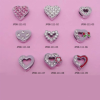 Breloques coulissantes en alliage de zinc, 26 lettres A-Z, avec couronne en cristal de 8 mm et lettres en cristal coloré, pour bijoux commémoratifs - Vente chaude