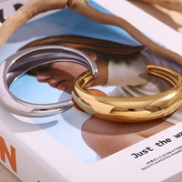 Bracelets minimalistes en acier inoxydable plaqué or 18 carats Bijoux d'été étanches pour femmes
