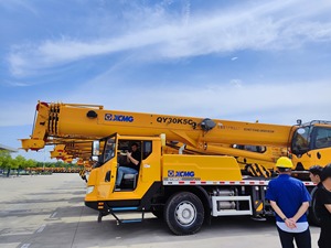 2020年式 XCM-g QY30K5C 30トン油圧式移動クレーン 中古トラッククレーン エンジン付き 揚程50.2m 1年保証付き 販売中 - Product Image 5