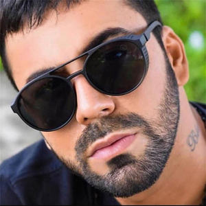 Gafas <span class=keywords><strong>de</strong></span> <span class=keywords><strong>sol</strong></span> redondas para <span class=keywords><strong>mujer</strong></span> <span class=keywords><strong>con</strong></span> <span class=keywords><strong>filtro</strong></span> <span class=keywords><strong>UV</strong></span> 400 Opciones <span class=keywords><strong>de</strong></span> marco <span class=keywords><strong>de</strong></span> PC azul y amarillo - Product Image 1