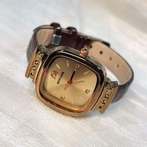 <span class=keywords><strong>Montre</strong></span> à quartz de <span class=keywords><strong>luxe</strong></span> pour <span class=keywords><strong>femme</strong></span> MSTIANQ 0844 en <span class=keywords><strong>or</strong></span> <span class=keywords><strong>rose</strong></span> ornée de diamants, cadran carré, accessoire de poignet avec bracelet en cuir - Product Image 5