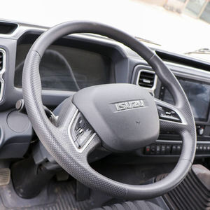 Camion léger Isuzu ELF M100 4*2 à plateau ouvert, diesel, avec rétroviseurs, phares, mini-camion de fret, conduite à gauche, avec caméra pour marchandises légères - Product Image 6