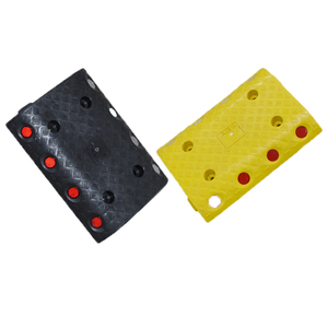 Vente en gros <span class=keywords><strong>de</strong></span> plaque <span class=keywords><strong>de</strong></span> rampe <span class=keywords><strong>de</strong></span> ralentisseur en plastique et caoutchouc tampon <span class=keywords><strong>de</strong></span> décélération pour chaussée utilisation routière plaque <span class=keywords><strong>de</strong></span> limitation <span class=keywords><strong>de</strong></span> vitesse pour usage automobile - Product Image 2