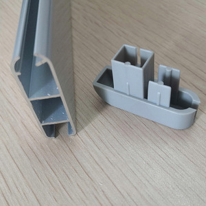 Rail inférieur de volet roulant personnalisé en alliage d'aluminium électrophoretique gris argenté 1007, rail de rideau automatisé durable - Product Image 2