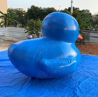 Promotion publicitaire : Grand canard jaune gonflable géant flottant pour piscine, modèle A15 de la marque AIRTECH, utilisation en extérieur