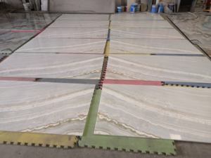 Paneles <span class=keywords><strong>de</strong></span> <span class=keywords><strong>vidrio</strong></span> retroiluminados <span class=keywords><strong>de</strong></span> ónix blanco translúcido <span class=keywords><strong>de</strong></span> diseño moderno ignífugos para la parte superior <span class=keywords><strong>de</strong></span> la barra del <span class=keywords><strong>techo</strong></span> y la parte superior <span class=keywords><strong>de</strong></span> la Mesa-Aplicación exterior interior - Product Image 5