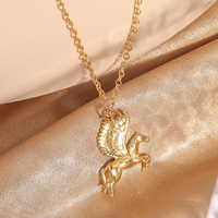 Collier pendentif cheval avec aile bijoux cadeau collier femmes hommes mignon cheval de course conception collier