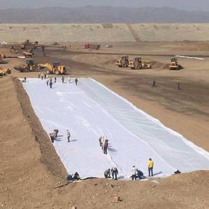 Géotextile à filament continu composite de drainage en tissu routier <span class=keywords><strong>200g</strong></span> <span class=keywords><strong>m2</strong></span> pour le contrôle de l'érosion en Indonésie - Product Image 5