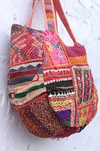 Sac à bandoulière Banjara indien brodé à la main de style antique haut de gamme, léger, avec doublure en coton et fermeture éclair, pour usage quotidien féminin - Product Image 3