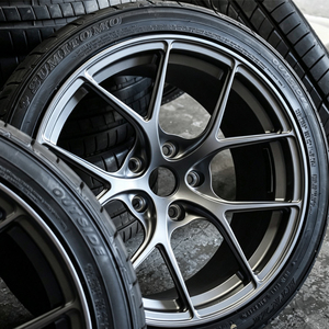 Rines de Aleación de Aluminio Personalizados, Monobloque de Lujo, Mecanizados por CNC, Estilo de Rines Forjados de 17 a 22 Pulgadas, para Autos de Carreras de Lujo TITAN 7 T-S5 - Product Image 1