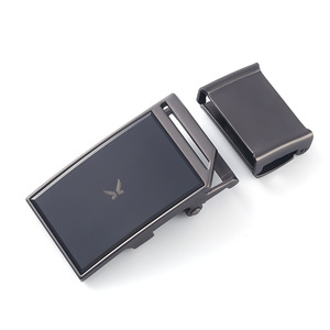 Ceinture en métal pour femme, fabriquée par le fabricant, avec boucle à design ajouré, lettres, sangles rondes et logo personnalisé. - Product Image 5