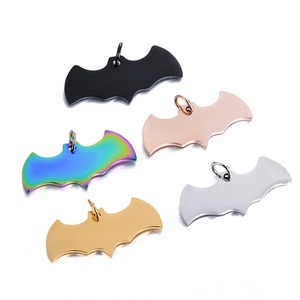 ป้ายห้อยคอรูปค้างคาวฮาโลวีน 5 สี ขายส่ง, จี้สแตนเลสสำหรับปลอกคอสุนัขและแมว, ป้ายห้อยคอสัตว์เลี้ยงและอุปกรณ์พวงกุญแจ - Product Image 1