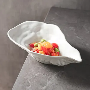 2023 새로운 디자인 도자기 그릇 호텔 사용자 정의 브랜드 매트 화이트 독특한 그릇 레스토랑 예술 장식 굴 모양 세라믹 그릇