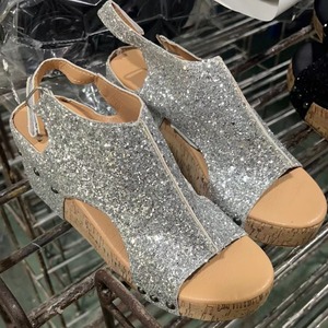 <span class=keywords><strong>Nouvelles</strong></span> sandales haut de gamme à haute valeur esthétique Pantoufles pour femmes à semelles épaisses Chaussures pour femmes à la mode et tranquilles - Product Image 4