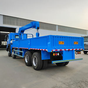 Camión de Carga Usado Sinotruk HOWO 8x4 con Grúa Montada, Grúa Telescópica Hidráulica de 6 Toneladas y 8 Toneladas - Product Image 2