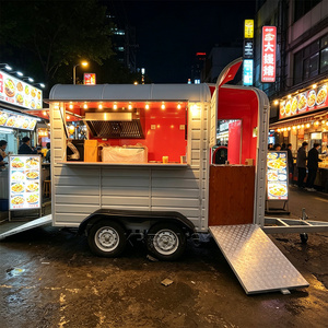 Remolque Móvil Innovador con Diseño Personalizado para Hamburguesas y Bebidas Frías, Tipo Horse Box Food Truck - Product Image 5