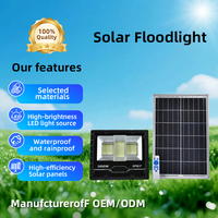 Reflector LED Solar de Aluminio Fundido a Presión, 40-300W, IP66 Impermeable, Batería LiFePO4 con Pantalla Digital para Patio y Estacionamiento