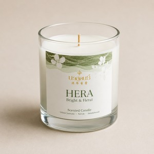 Bougie parfumée HERA (lumineuse et florale) de Navasukhon, produit d'aromathérapie relaxant en provenance de Thaïlande - Product Image 2