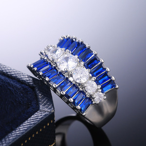 Anello in Cristallo Blu per Donne, Elegante Accessorio Moda per Uso Quotidiano e Feste - Product Image 4