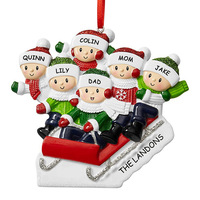 2026 En gros Boule de Noël en plastique pour enfants avec motif 'Friends Sledding' et décoration de sapin, cadeau et ornement