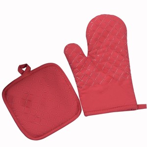Gants de cuisson en coton anti-brûlure allongés avec bande en silicone diamantée, résistants à la chaleur, pour une utilisation sûre au four - Product Image 1